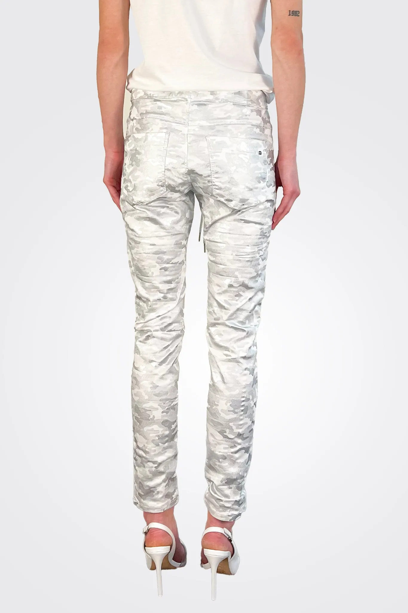 Shely Pants - White Shiny Camo