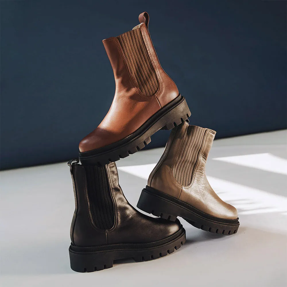 The Alpine Chelsea Boot Pecan