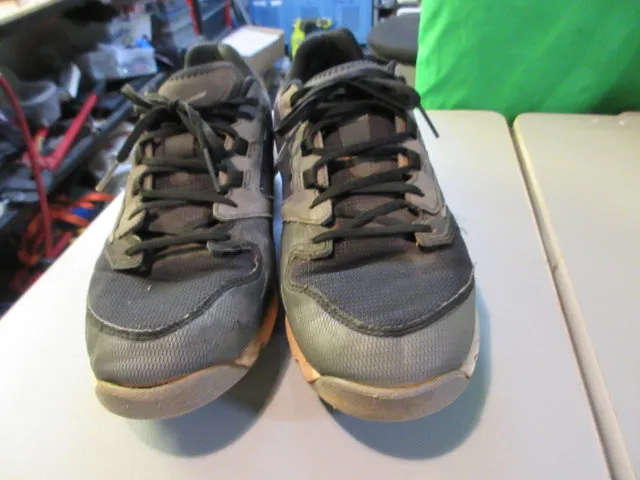 Used Mizuno Metal Baseball Cleats Size 10