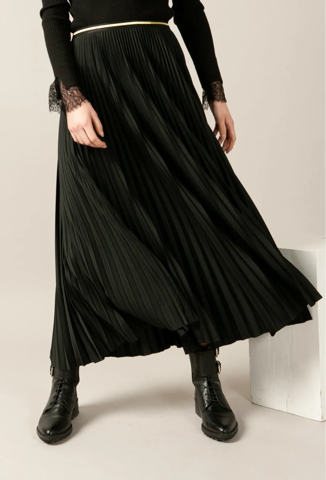 Zoe Skirt - Black